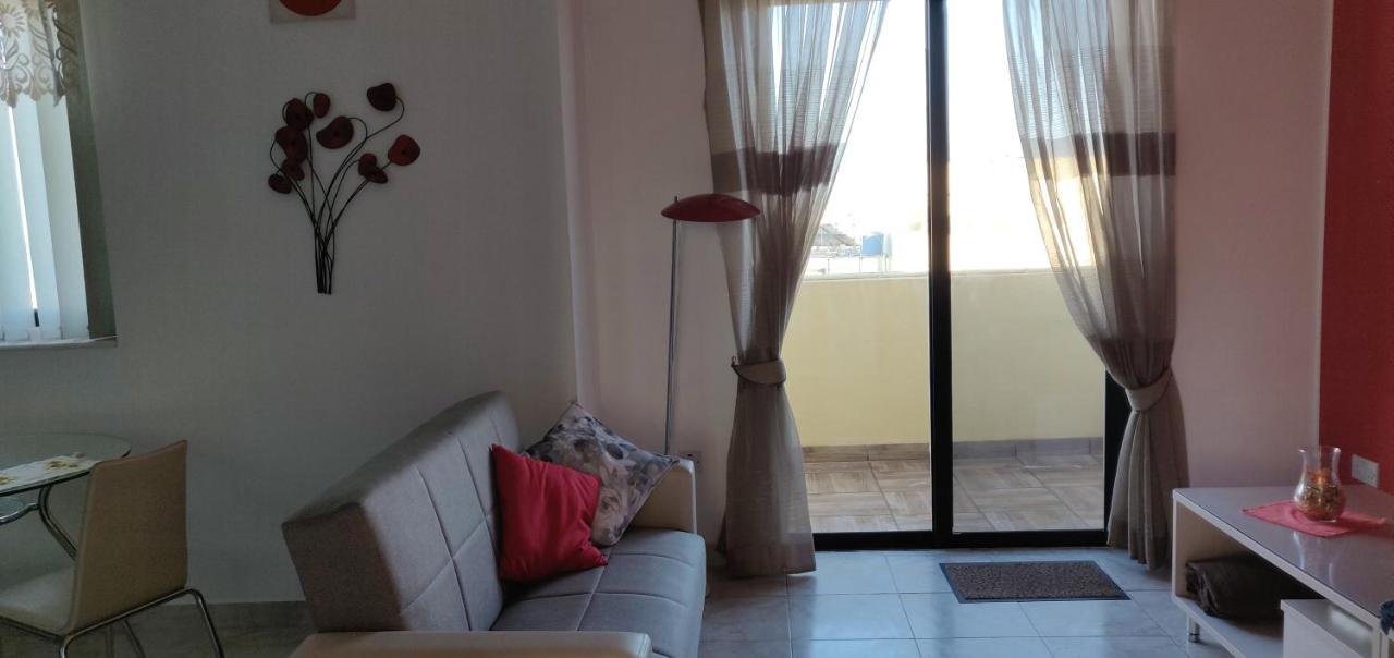 Appartamento Panoramic Penthouse In Marsascala Which Enjoys Sea And Country Views Marsaskala Esterno foto