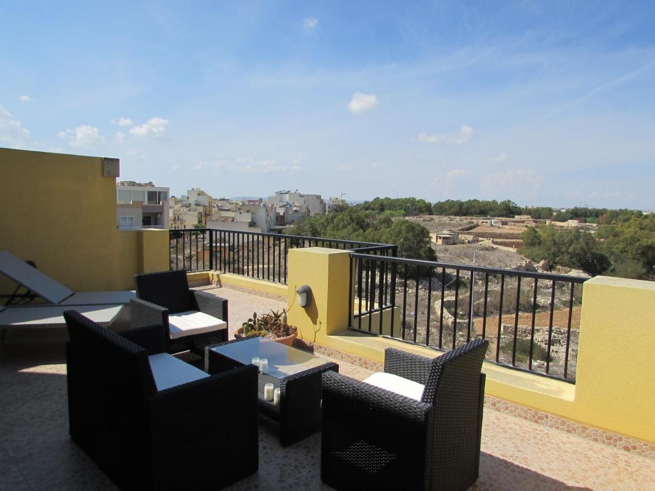 Appartamento Panoramic Penthouse In Marsascala Which Enjoys Sea And Country Views Marsaskala Esterno foto