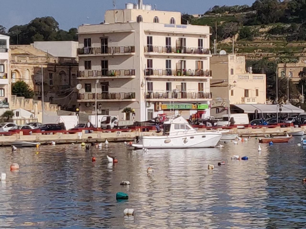 Appartamento Panoramic Penthouse In Marsascala Which Enjoys Sea And Country Views Marsaskala Esterno foto