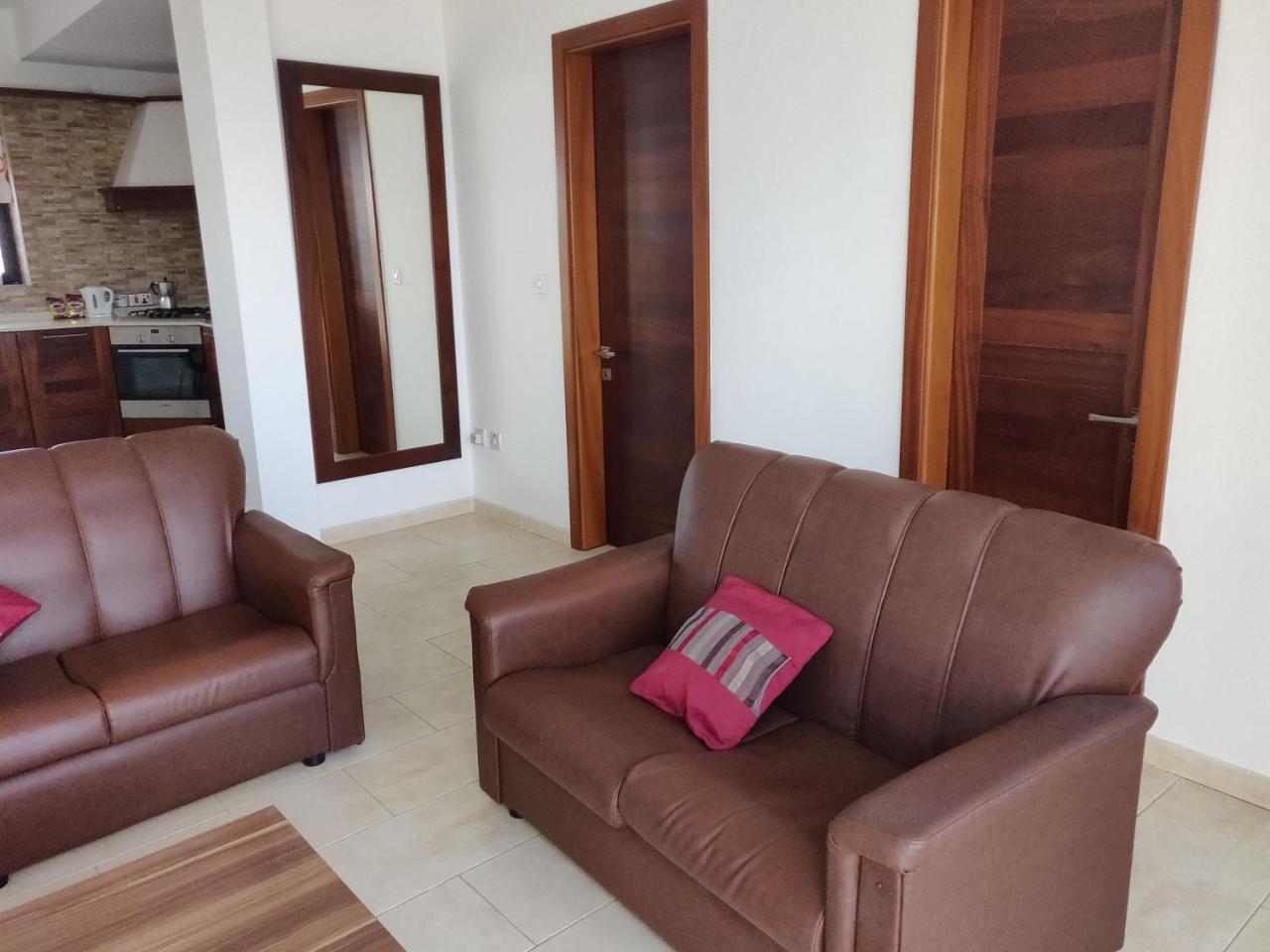 Appartamento Panoramic Penthouse In Marsascala Which Enjoys Sea And Country Views Marsaskala Esterno foto