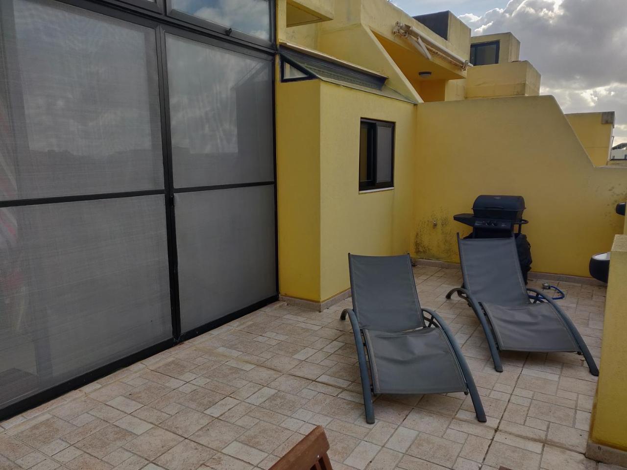 Appartamento Panoramic Penthouse In Marsascala Which Enjoys Sea And Country Views Marsaskala Esterno foto