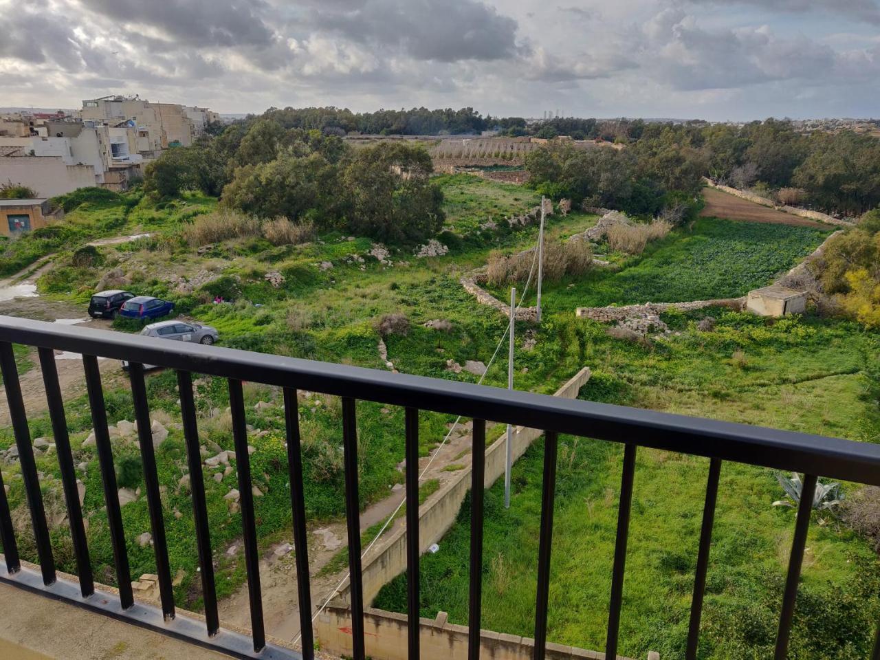 Appartamento Panoramic Penthouse In Marsascala Which Enjoys Sea And Country Views Marsaskala Esterno foto