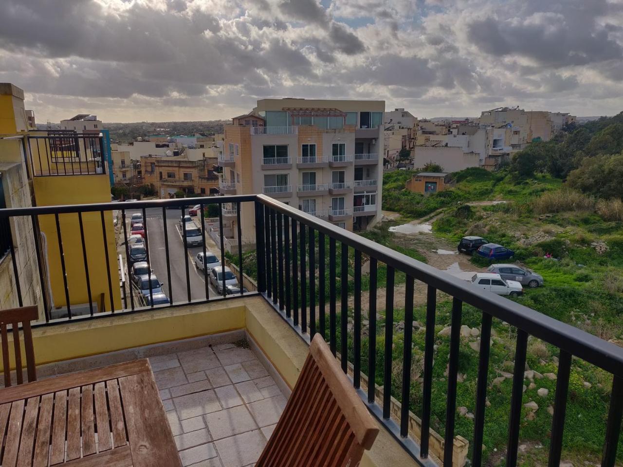 Appartamento Panoramic Penthouse In Marsascala Which Enjoys Sea And Country Views Marsaskala Esterno foto