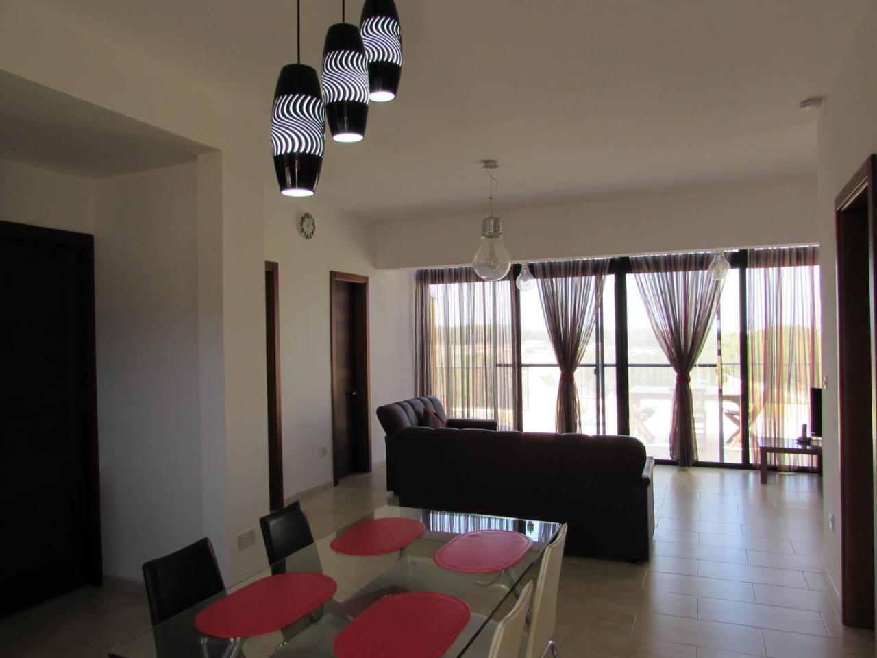 Appartamento Panoramic Penthouse In Marsascala Which Enjoys Sea And Country Views Marsaskala Esterno foto