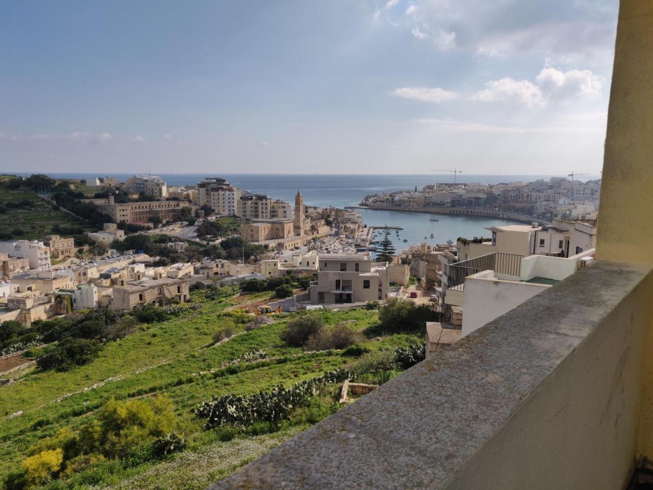 Appartamento Panoramic Penthouse In Marsascala Which Enjoys Sea And Country Views Marsaskala Esterno foto