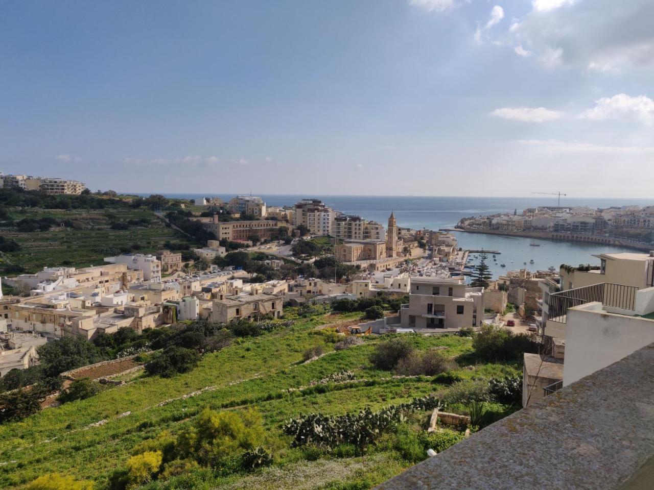 Appartamento Panoramic Penthouse In Marsascala Which Enjoys Sea And Country Views Marsaskala Esterno foto