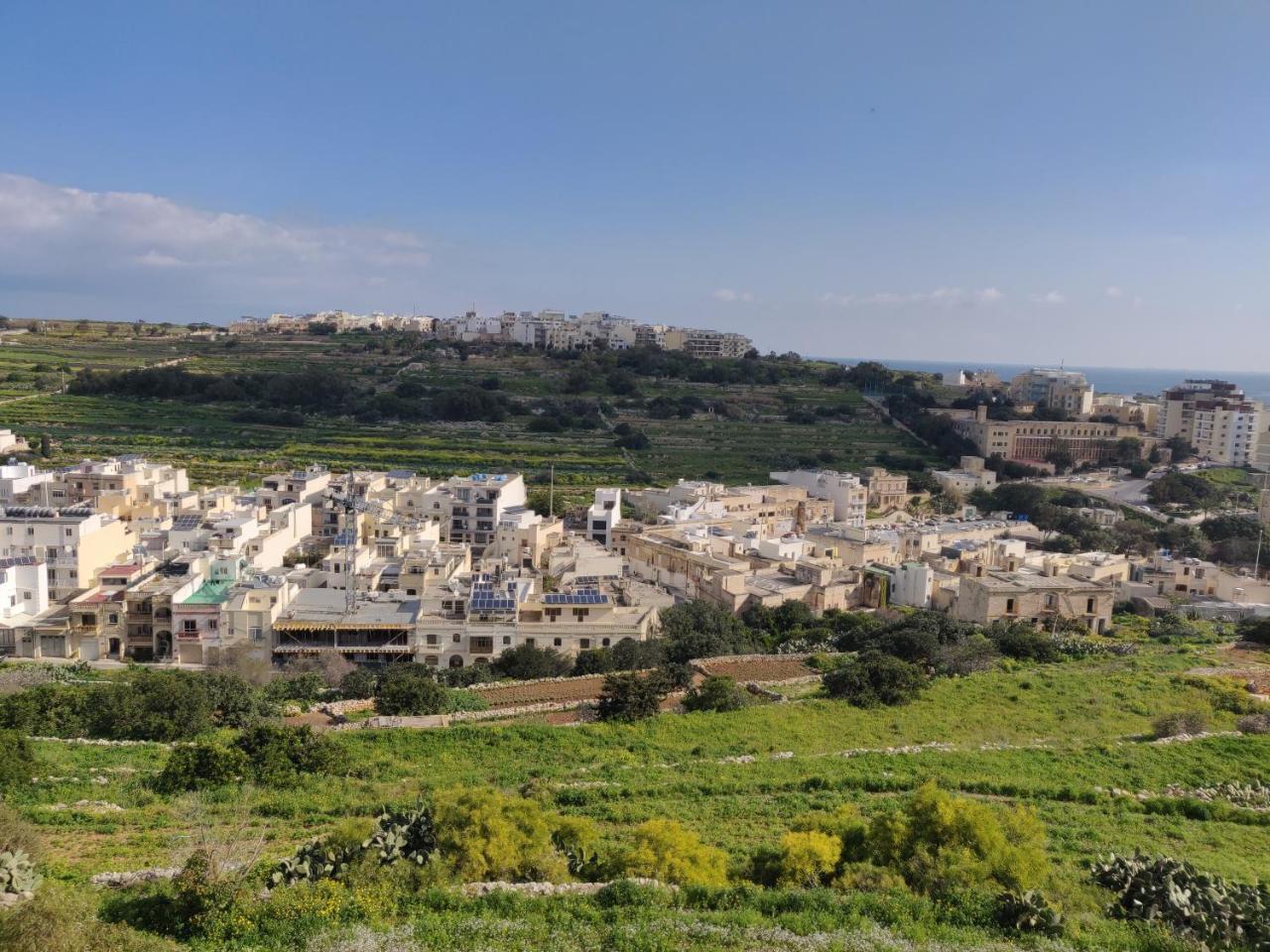 Appartamento Panoramic Penthouse In Marsascala Which Enjoys Sea And Country Views Marsaskala Esterno foto