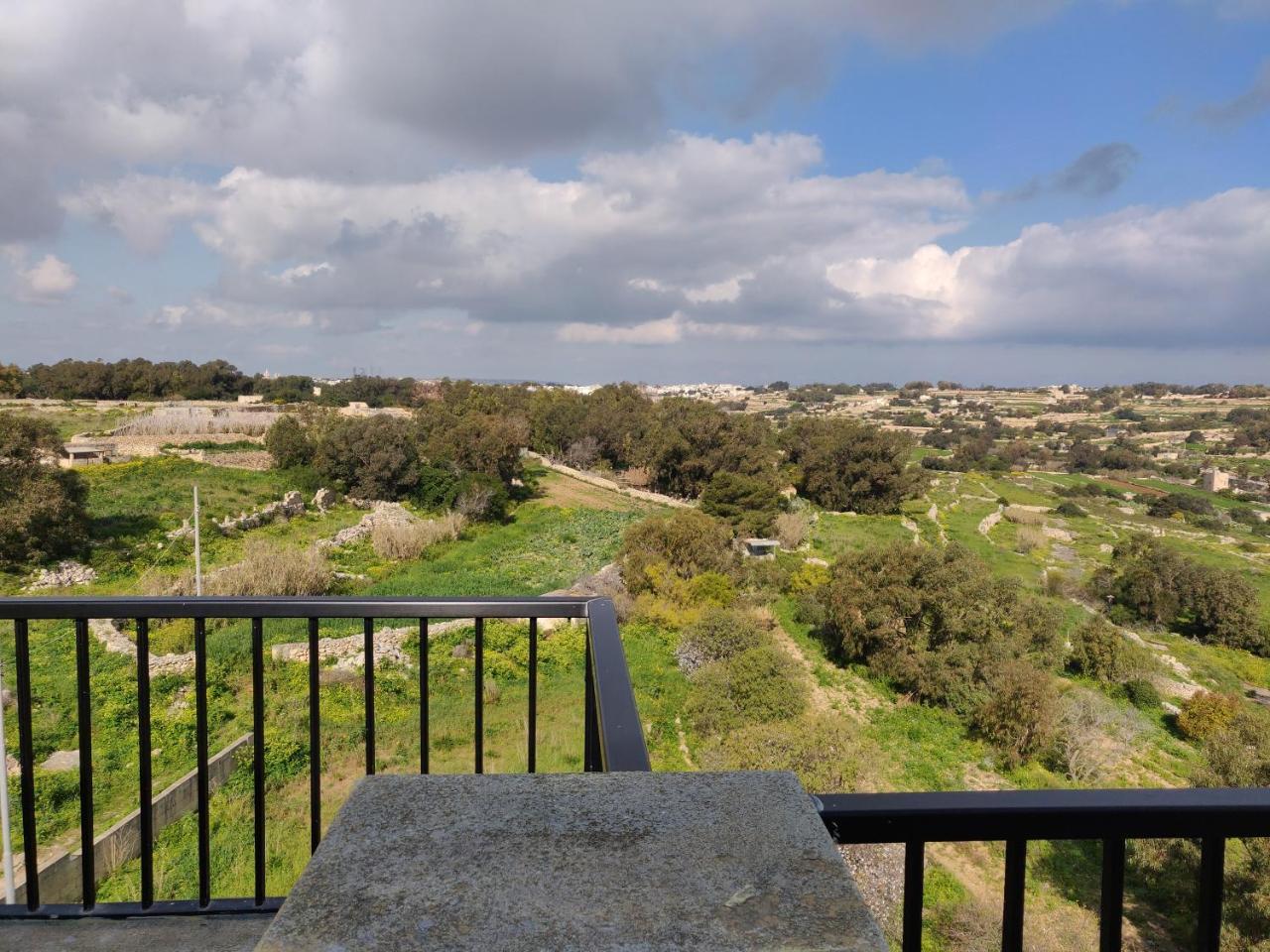 Appartamento Panoramic Penthouse In Marsascala Which Enjoys Sea And Country Views Marsaskala Esterno foto